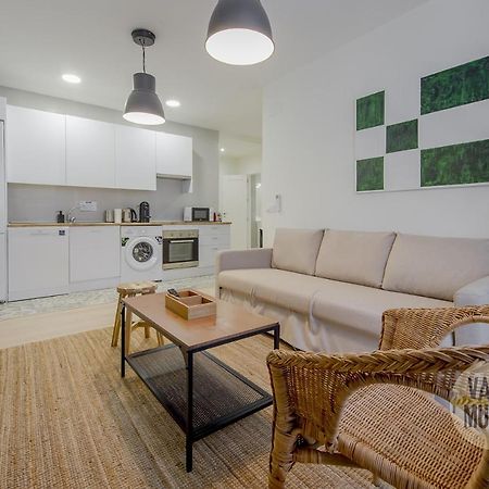 Spacious New Apartment Para 7 En La Plaza De Tirso De Molina Мадрид Екстериор снимка