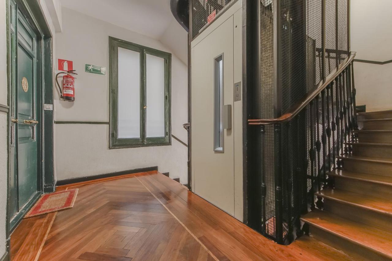 Spacious New Apartment Para 7 En La Plaza De Tirso De Molina Мадрид Екстериор снимка
